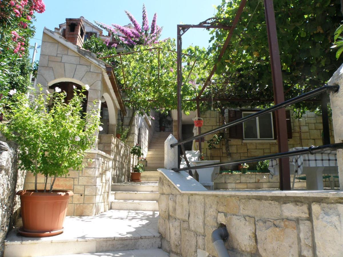 Sunset By The Sea Apartamento Splitska Exterior foto